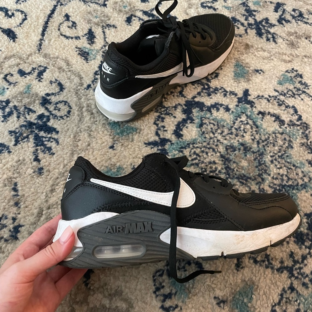Nike Air maxes